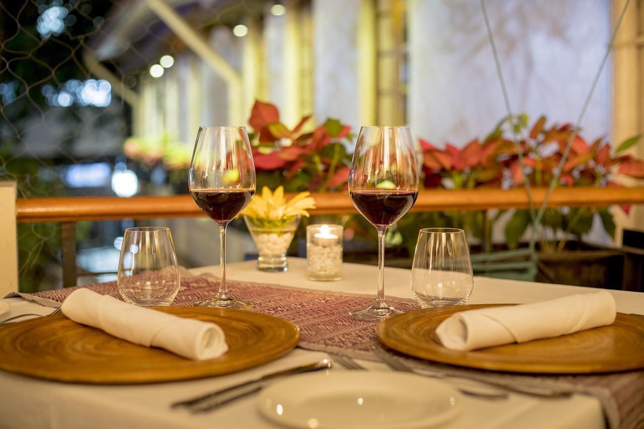 Savoy Hotel Yangon Dış mekan fotoğraf