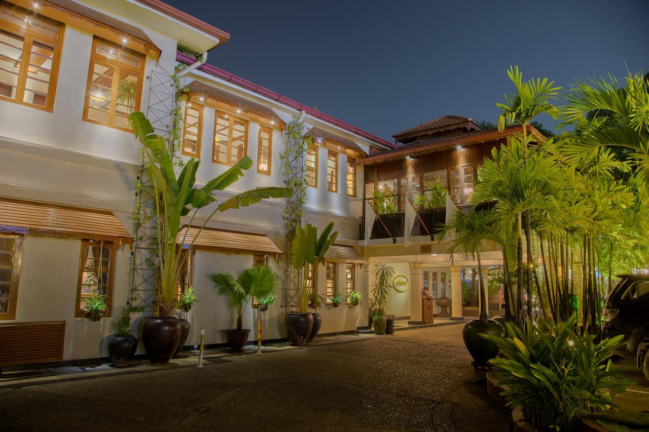 Savoy Hotel Yangon Dış mekan fotoğraf