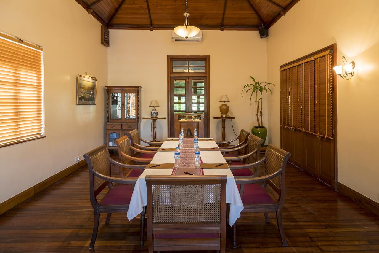 Savoy Hotel Yangon Dış mekan fotoğraf