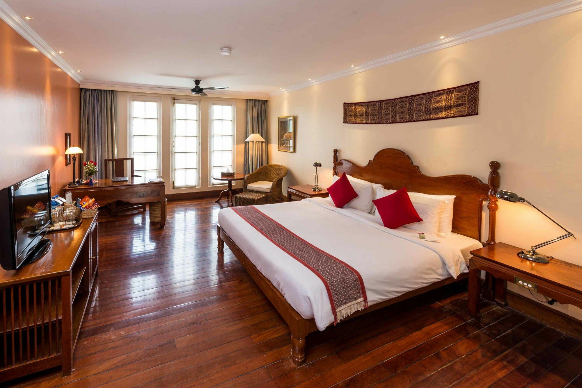 Savoy Hotel Yangon Dış mekan fotoğraf