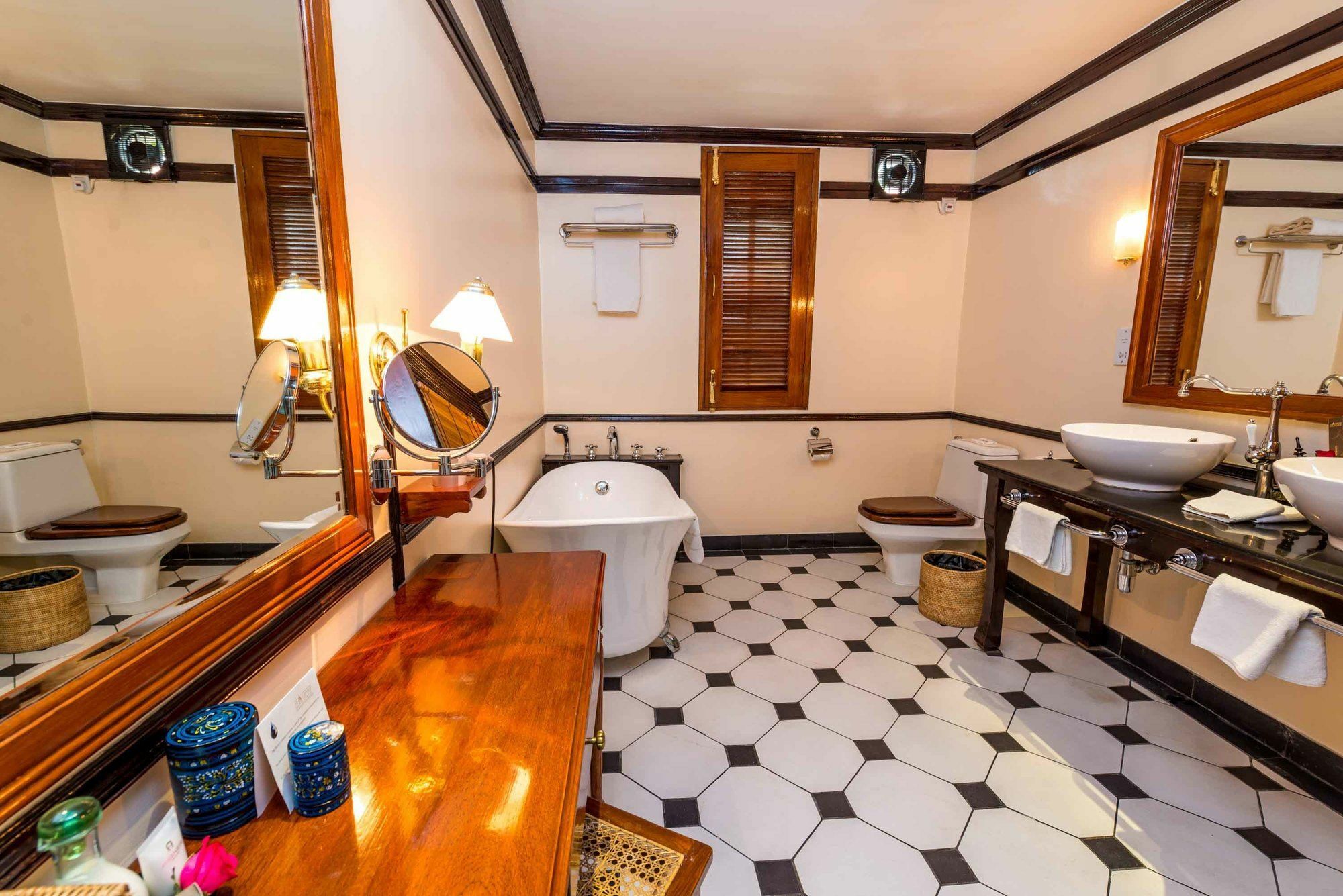 Savoy Hotel Yangon Dış mekan fotoğraf